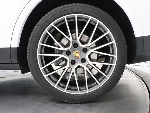 Used 2020 Porsche Cayenne AWD/4WD image 48