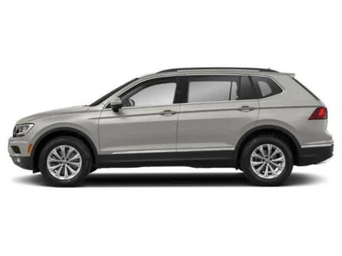Used 2021 Volkswagen Tiguan S image 3
