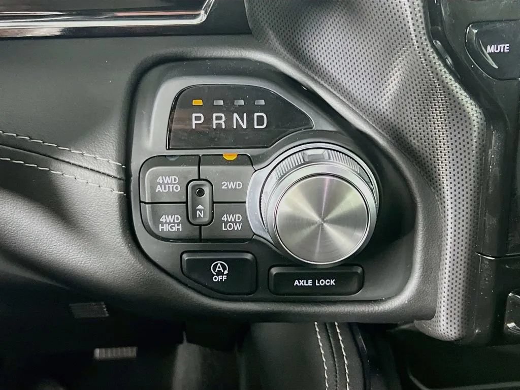 Used 2025 RAM 1500 Limited AWD/4WD image 18