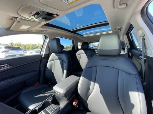 New 2026 Kia Sportage EX w/ EX Panorama Roof Package image 10