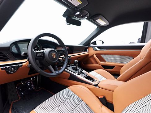 Used 2024 Porsche 911 Carrera S image 5