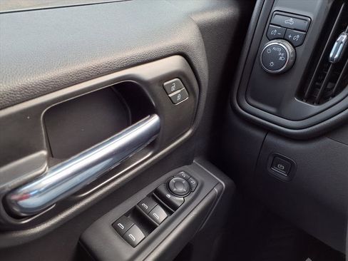 Used 2022 Chevrolet Silverado 1500 Custom w/ Safety Confidence Package image 39