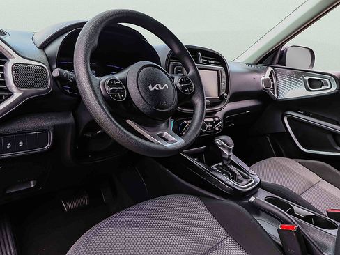Certified 2025 Kia Soul LX w/ LX Technology Package FWD image 26