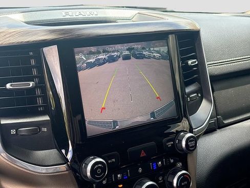 Used 2019 RAM 1500 Laramie AWD/4WD image 14
