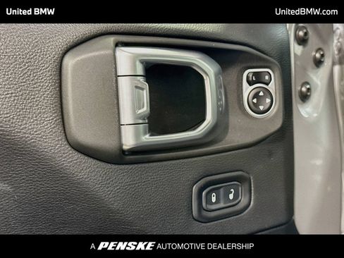 Used 2020 Jeep Wrangler Unlimited Sahara AWD/4WD image 3