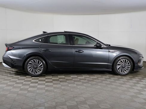 Used 2025 Hyundai Sonata Limited FWD image 22