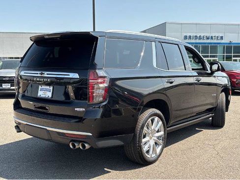 Used 2023 Chevrolet Tahoe High Country w/ Premium Package 2 AWD/4WD image 10