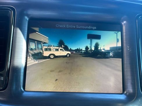 Used 2015 Dodge Challenger R/T image 29