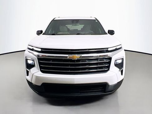 Used 2025 Chevrolet Traverse LT w/ LPO, Floor Liner Package image 2