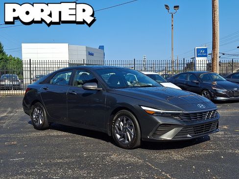 Certified 2024 Hyundai Elantra SEL FWD image 1