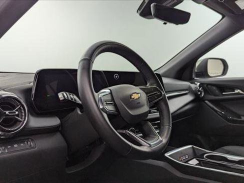 Used 2025 Chevrolet Equinox LT w/ Convenience Package II image 22