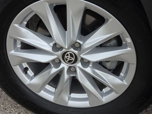 Used 2024 Toyota Corolla Cross LE AWD/4WD image 15