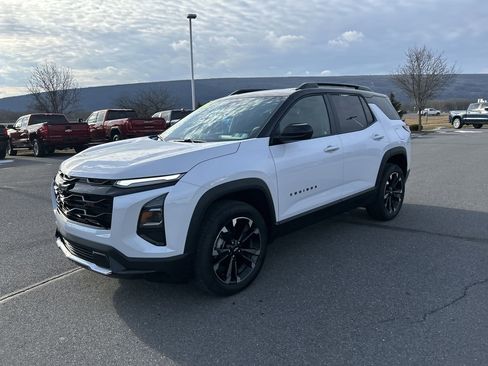 Used 2026 Chevrolet Equinox RS image 3