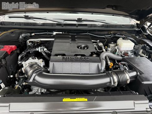 Used 2024 Nissan Frontier SV image 32