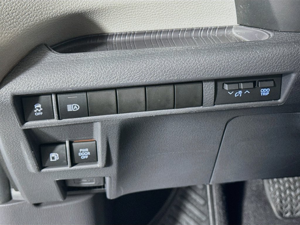 Used 2023 Toyota Sienna XLE AWD/4WD image 20