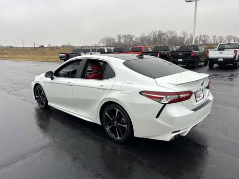 Used 2018 Toyota Camry XSE image 7