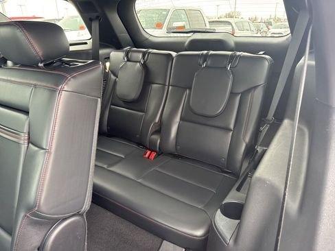 Used 2025 Ford Explorer ST-Line w/ ST-Line Street Pack image 23