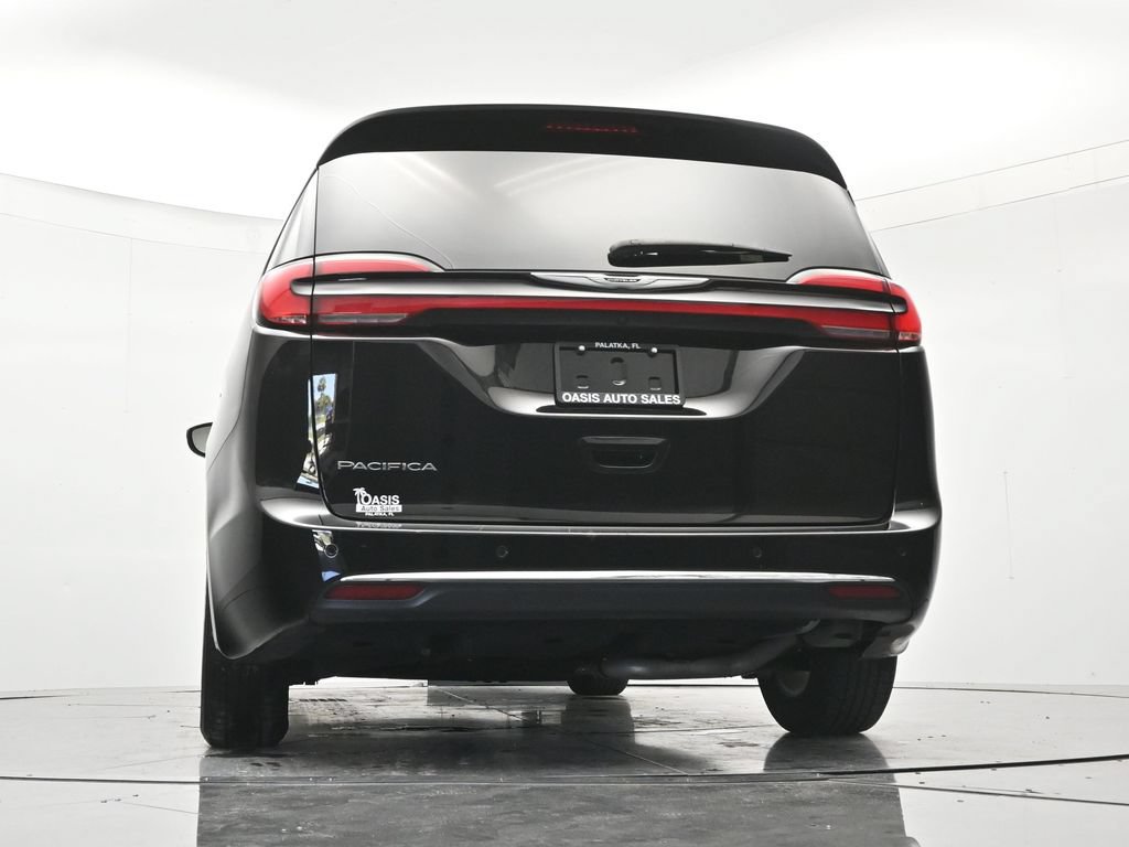 Used 2025 Chrysler Pacifica Select FWD image 41