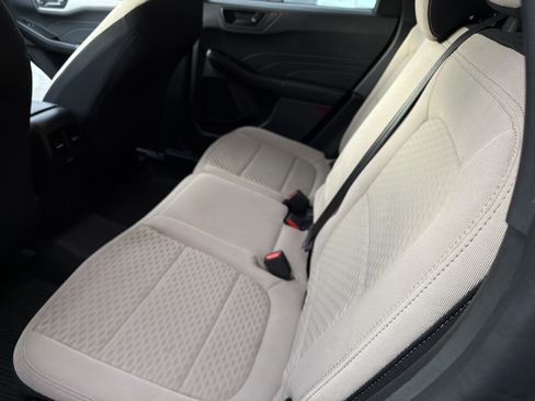 Used 2022 Ford Escape SE w/ Cold Weather Package image 17