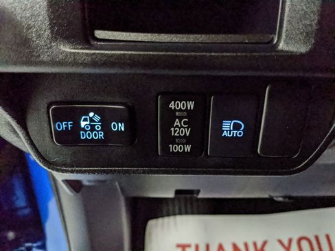 Used 2018 Toyota Tacoma TRD Sport image 20