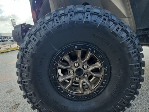 Used 2021 Jeep Wrangler Unlimited Rubicon w/ Dual Top Group AWD/4WD image 9