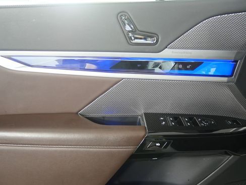 Certified 2023 BMW 760i xDrive w/ Executive Package image 8