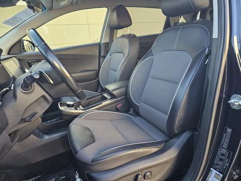 Used 2020 Kia Niro EX FWD image 9