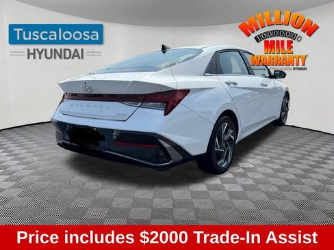 Used 2024 Hyundai Elantra Limited FWD image 3