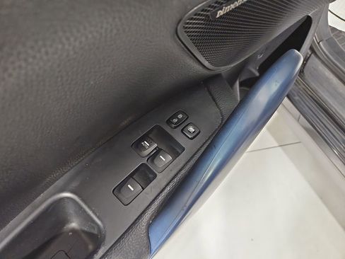 Used 2013 Hyundai Veloster Turbo w/ Ultimate Pkg image 12