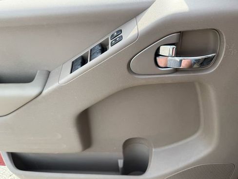 Used 2017 Nissan Frontier SV image 30