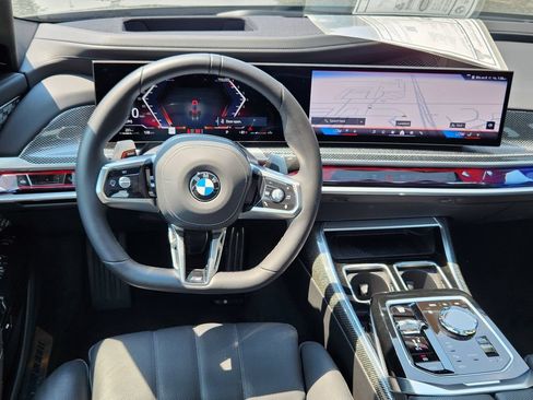 Used 2025 BMW 760i xDrive w/ Executive Package AWD/4WD image 9