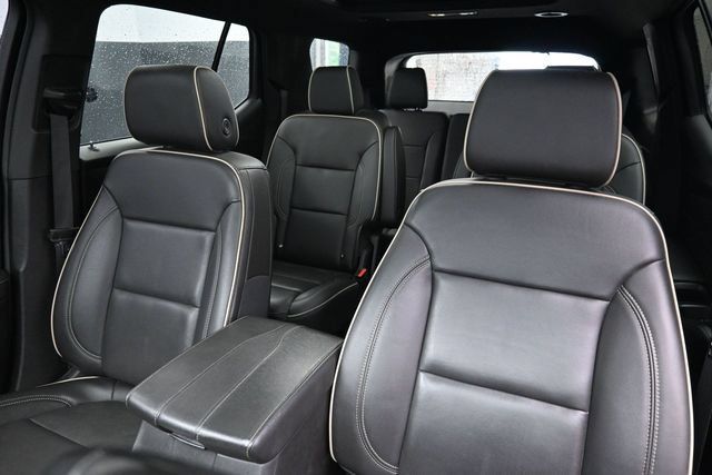 Used 2023 Chevrolet Traverse Premier w/ Redline Edition AWD/4WD image 18