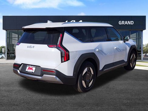 New 2026 Kia EV9 Wind image 5