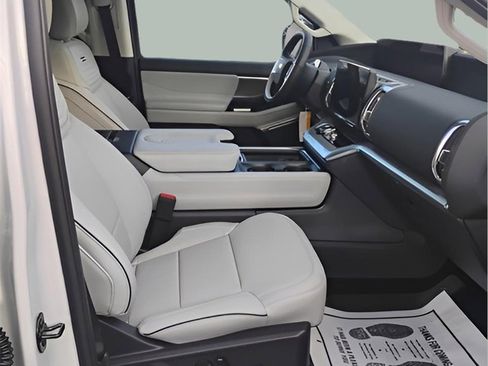 New 2025 Ford Expedition Max Platinum w/ Platinum Ultimate Package image 28