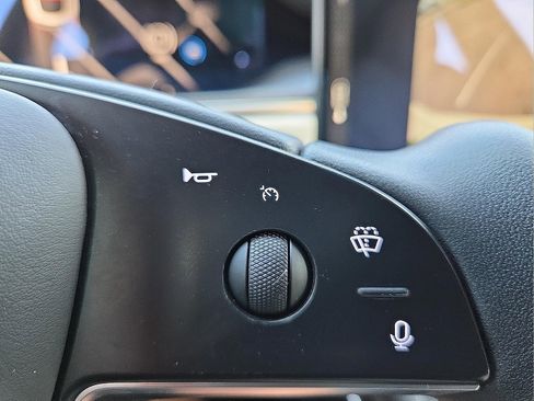 Used 2021 Tesla Model S Plaid image 18