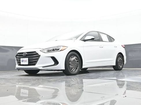 Used 2018 Hyundai Elantra SE FWD image 53