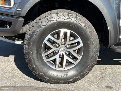 Used 2018 Ford F150 Raptor w/ Equipment Group 802A Luxury AWD/4WD image 9