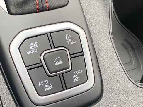 New 2026 Nissan Frontier PRO-4X AWD/4WD image 19