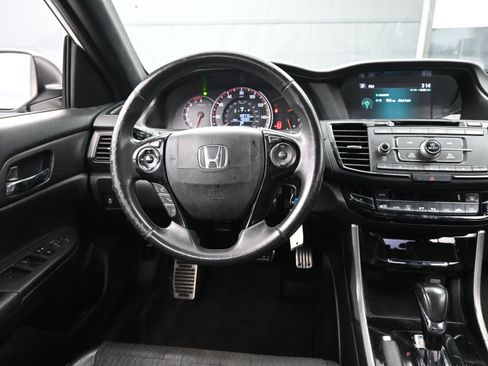 Used 2017 Honda Accord Sport image 12