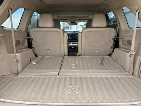 Used 2018 Toyota Highlander Limited image 16