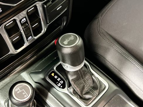Used 2022 Jeep Wrangler Unlimited Sport AWD/4WD image 24