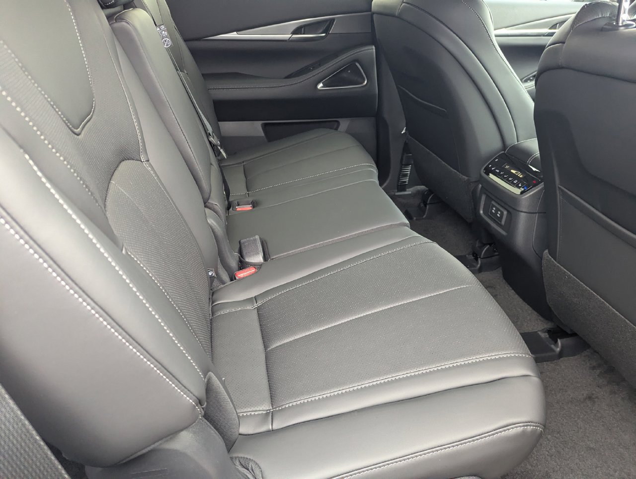 New 2027 INFINITI QX60 Luxe FWD image 28
