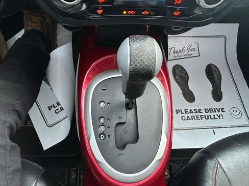 Used 2014 Nissan Juke SL image 26