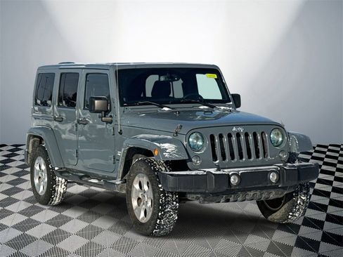 Used 2014 Jeep Wrangler Unlimited Sahara w/ Dual Top Group image 4