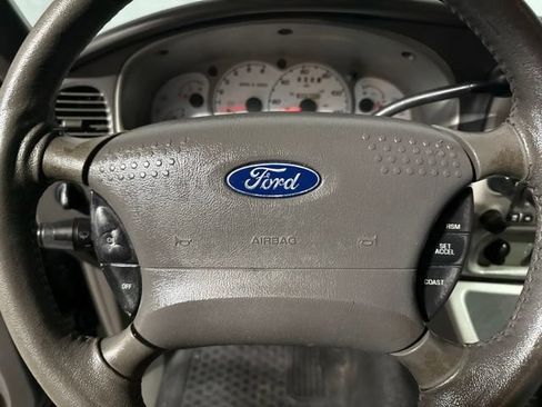 Used 2001 Ford Explorer Sport Trac 4x4 image 4