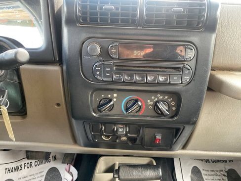 Used 2005 Jeep Wrangler Unlimited AWD/4WD image 37