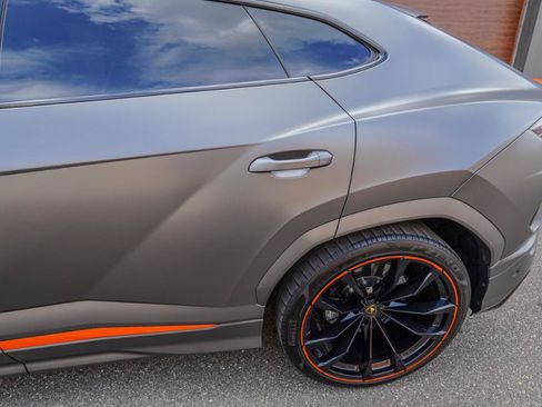 Used 2022 Lamborghini Urus AWD/4WD image 40