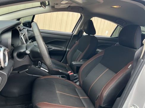 Used 2022 Nissan Versa SR image 12