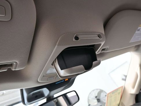 Used 2024 Ford Expedition Max XLT image 33