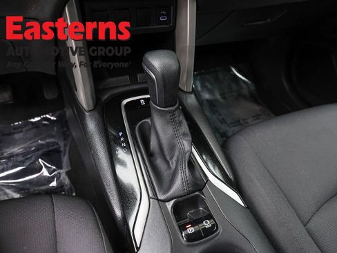 Used 2025 Toyota Corolla Cross LE FWD image 12
